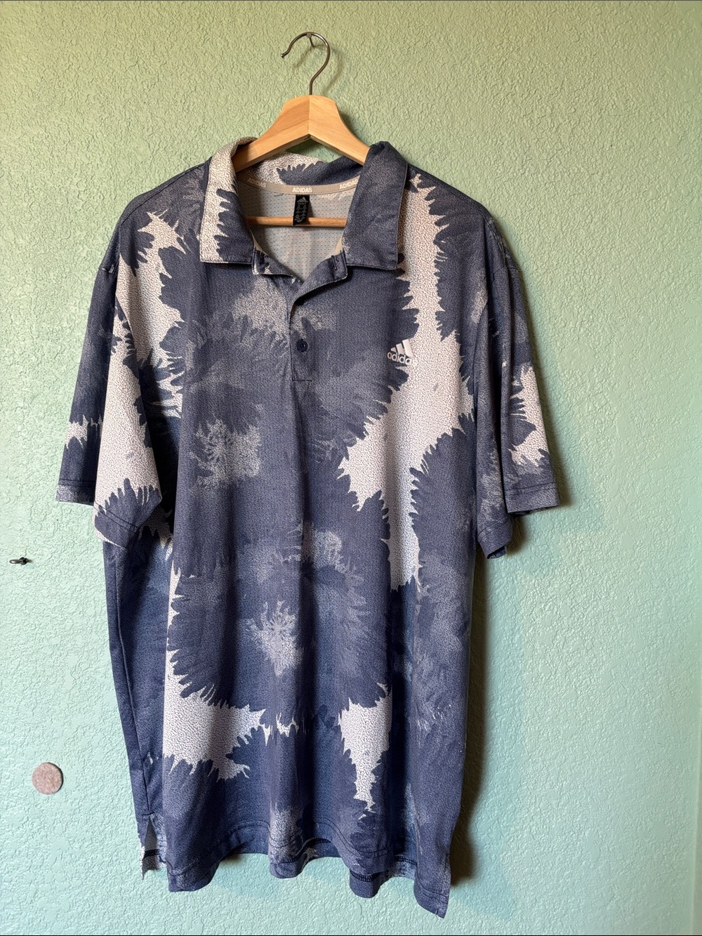 adidas golf Men's Deep Blue and Light Gray Tie-Dye Short Sleeve Polo Shirt XXL